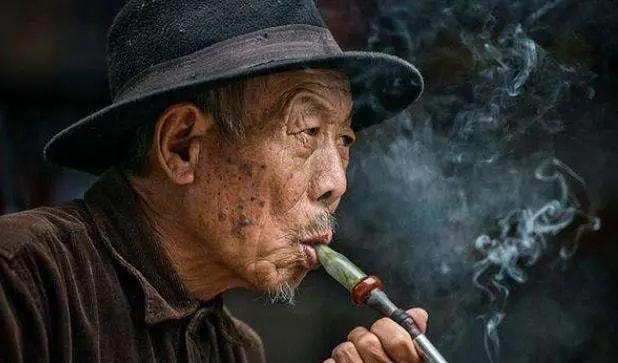 喜欢吸烟的人，起床后若没有这5种不适，或说明肺部还不错