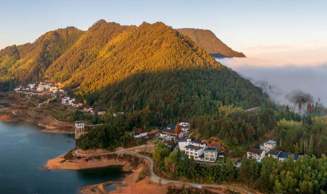 浮云缥缈 山霭苍苍 景宁山村如梦似幻