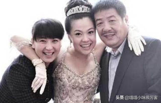 闫学晶：为爱一婚甘做后妈，再婚怀孕后，继女和亲儿子态度大不同