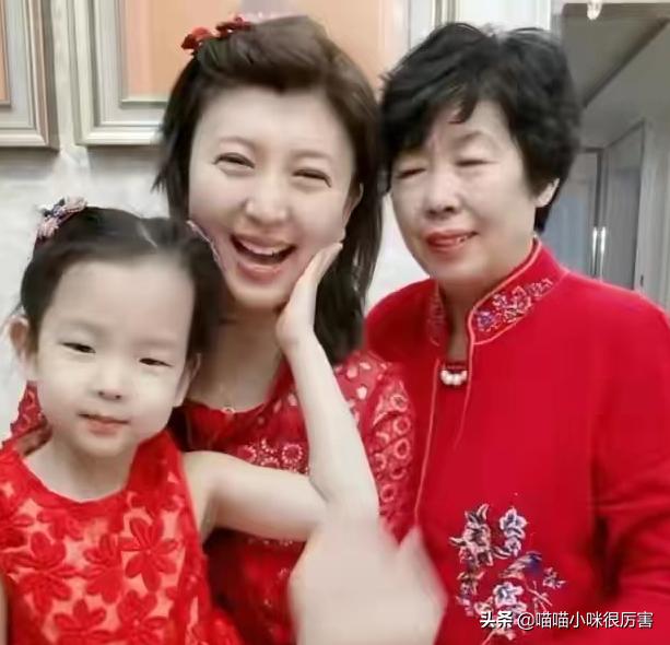 闫学晶：为爱一婚甘做后妈，再婚怀孕后，继女和亲儿子态度大不同