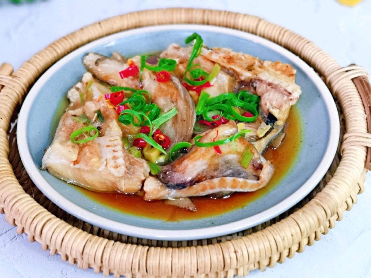 豉汁蒸鱼头，一道不可错过的广东美食，超级简单，一学就会_哔哩哔哩_bilibili
