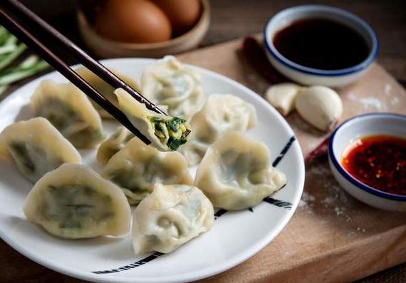 冬天包饺子，还是这菜香，鲜美多汁，清口又清肠，一盘不够吃