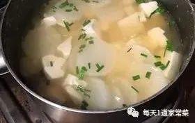 冬天干燥多喝汤，3种萝卜汤做法，简单又好喝