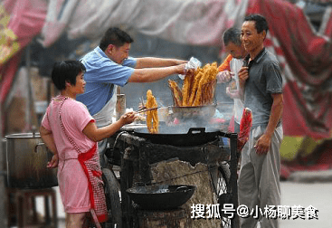 还在早餐吃油条？以下坏处你有必要了解一下，没有营养还危害健康