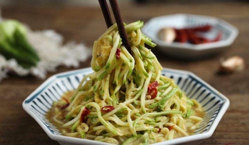 精选美食：羊肉萝卜饺子，微酸双脆，香菇蒸鳕鱼，蒜泥拌笋瓜丝