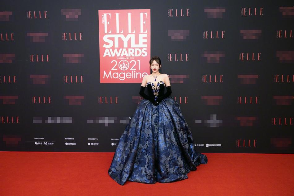 杨幂、唐嫣、刘诗诗相聚ELLE盛典，5个“浪姐”在红毯上争奇斗艳