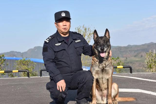 黄正勇：一警一犬，28年的坚守