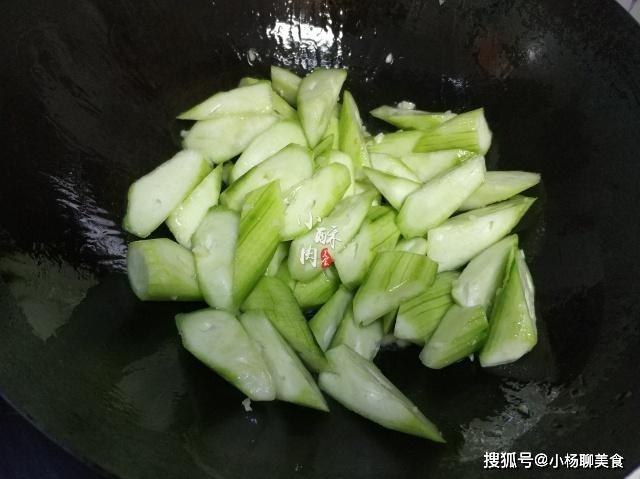 谷雨过后，这种蔬菜应该常吃，脆嫩爽口、清凉解毒、还能预防上火