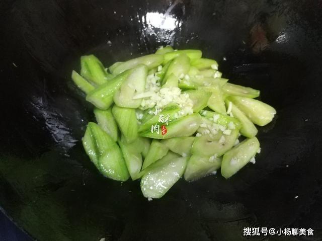 谷雨过后，这种蔬菜应该常吃，脆嫩爽口、清凉解毒、还能预防上火