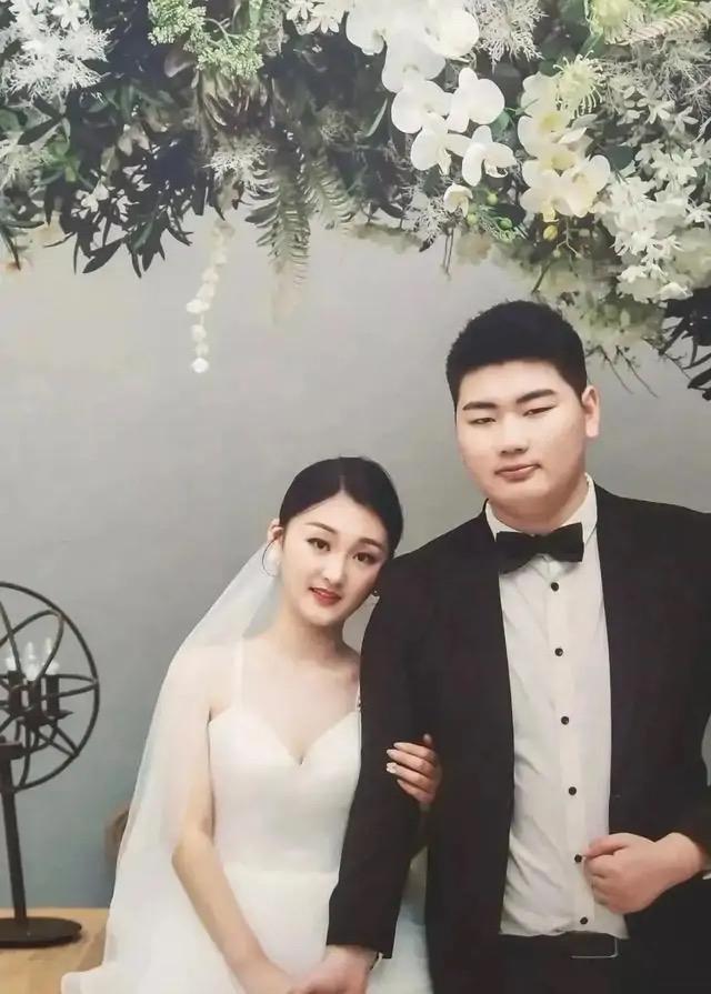 陈亚男想要复婚？道歉后首度露面，虽已离婚但还称朱单伟为老公