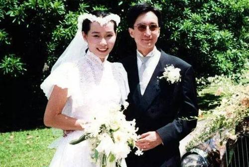 原谅花心丈夫，32年丁克婚姻，57岁叶童，她的深爱有多厚重？