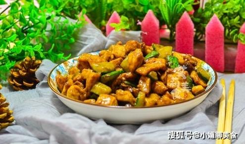 鸡肉这样炒，简直太好吃了，春天要常吃，增强体质，不闹病不发胖