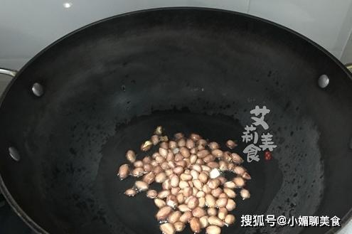 鸡肉这样炒，简直太好吃了，春天要常吃，增强体质，不闹病不发胖