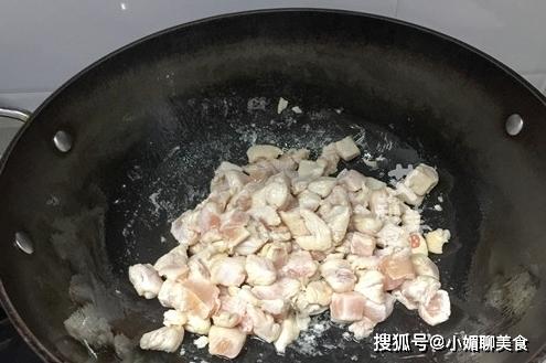 鸡肉这样炒，简直太好吃了，春天要常吃，增强体质，不闹病不发胖