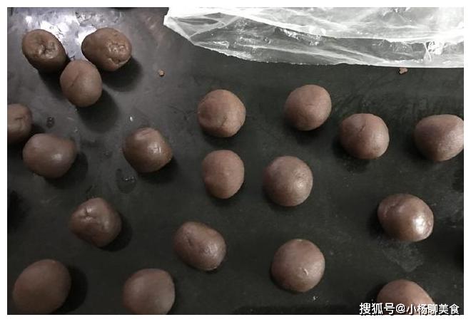 这个面包做法太简单了，不用整形，滚圆就好，放上3天也不硬