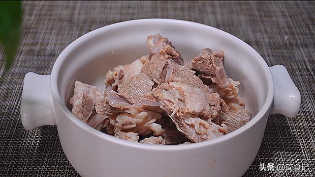 要想羊肉不膻，该咋做？大厨：牢记“3要3不要”，汤鲜肉嫩没膻味