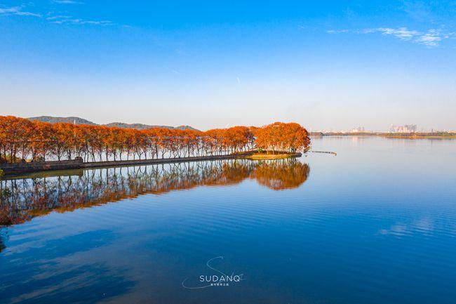 武汉的秋天太太太美了！航拍东湖：科技、生活与烟火气的随笔记录