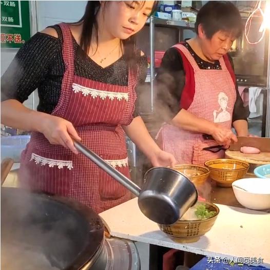 河南开封这家20年老店，因老板娘而走红，外地人和当地女士不敢吃