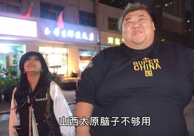 吃播为赚钱有多拼？胖猴仔经纪人：随身3台呼吸机，感动无数网友