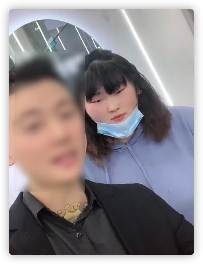 大衣哥女儿近照曝光，烫头染发造型洋气，减肥后性格开朗变化大