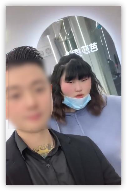 大衣哥女儿近照曝光，烫头染发造型洋气，减肥后性格开朗变化大