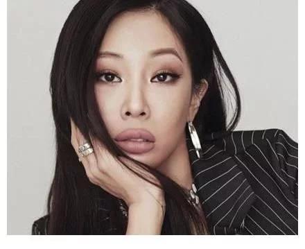 南韩拽姐jessi：性感舞蹈让王嘉尔不敢直视，大胆发言逼疯刘在石！