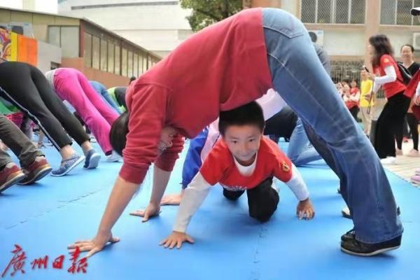 快评｜莫让“自杀科普式”调研成了少儿心理污染源