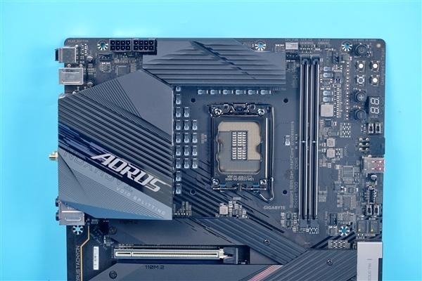 海量的钽电容！技嘉钛雕Z690 AORUS TACHYON图赏