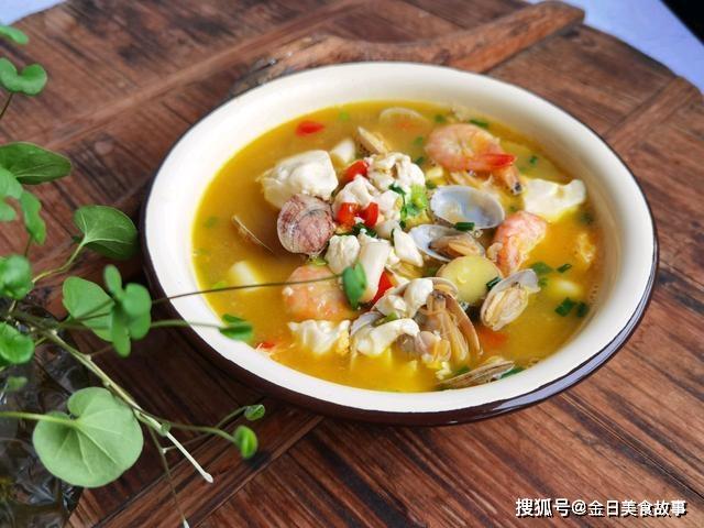 教你在家这样制作海鲜豆腐汤，做法简单，味道鲜美