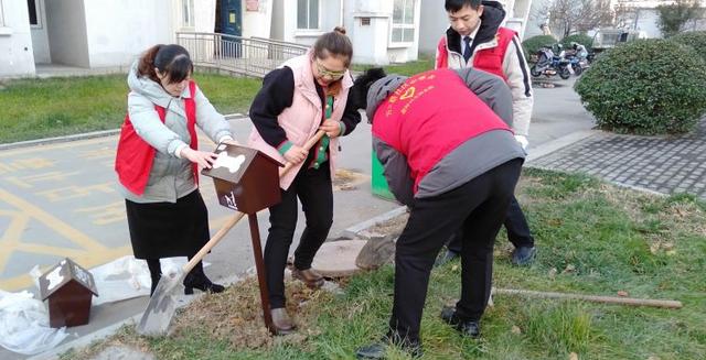 淄博高新区四宝山街道万杰路社区：设置宠物工具箱 倡导文明养犬