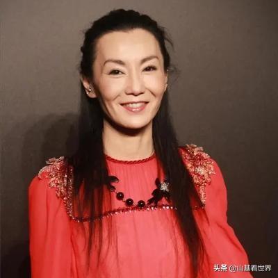 昔日女神张曼玉近照显苍老，如今已55岁仍单身