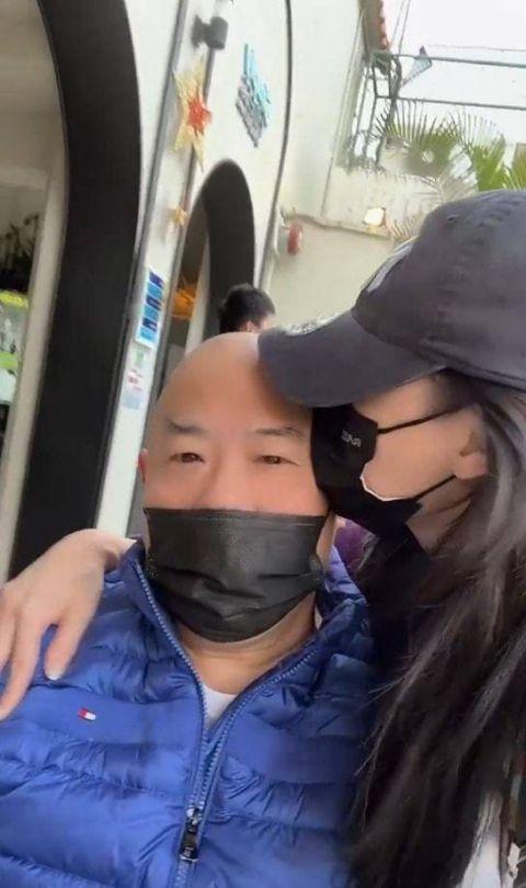 张柏芝回港为爸爸庆生 高调表白：做你的女儿很幸福