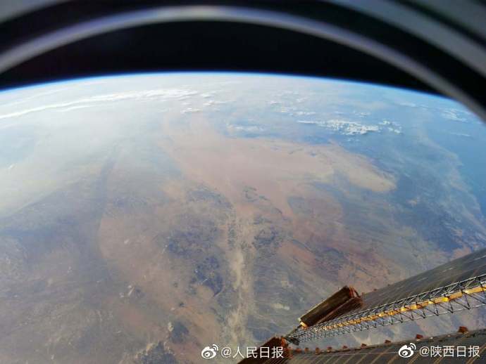 神十二太空摄影师作品：神舟十二号珍藏版地球写真集太美了！