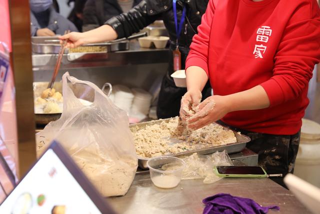 直接上头，贵阳人的“深夜食堂”太安逸咯