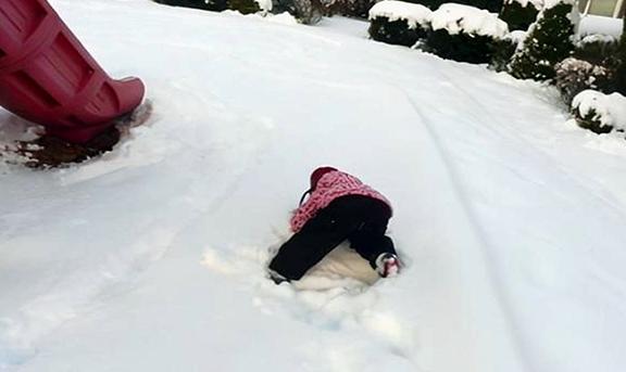 “保暖神器”雪地靴被拉下神坛？医生：很保暖，但是会伤孩子的脚