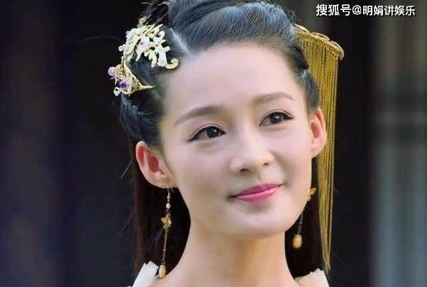 “开始是仙女最后是毒女”的女二，杨童舒是童年阴影，而她是女神