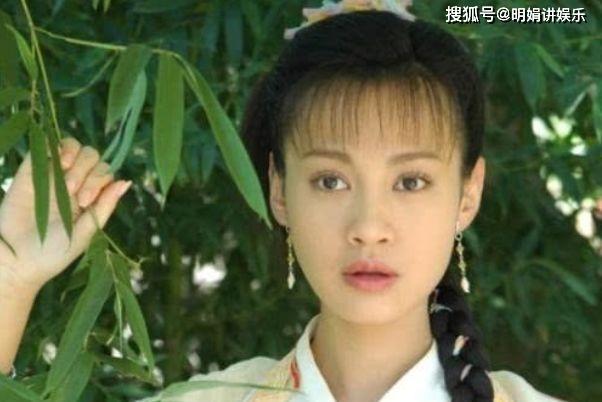 “开始是仙女最后是毒女”的女二，杨童舒是童年阴影，而她是女神