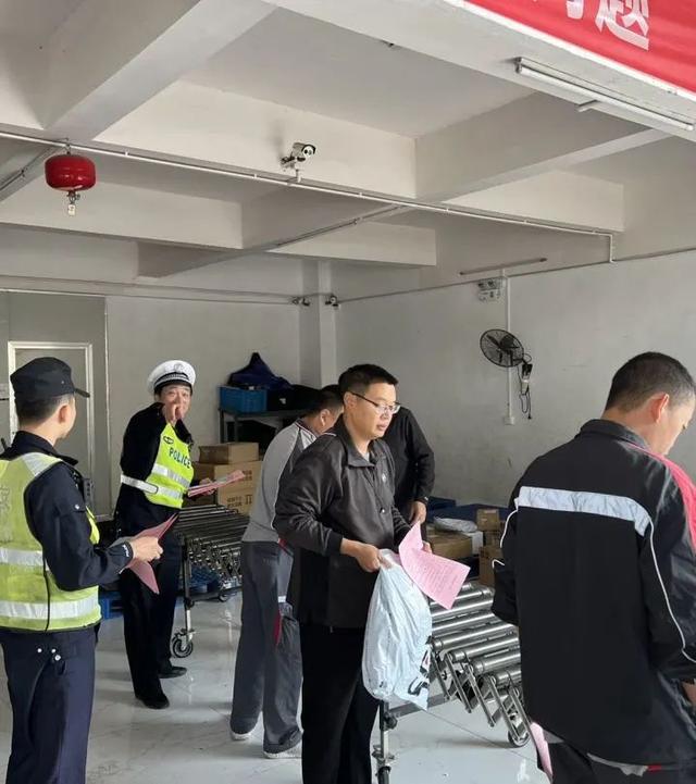 【我为群众办实事】我市公安交警部门进乡村进企业进校园开展交通安全宣传