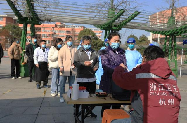 更灵活，更高效！移动核酸检测车、移动方舱实验室服务杭州大学城和火车站