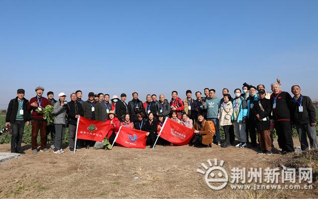 “走基层 看发展 跟着小风乡村行”首站走进江陵县熊河镇