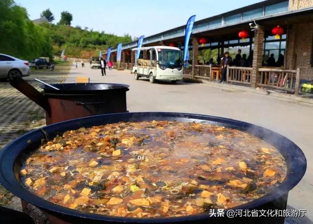 在河北，美食的尽头是大锅菜