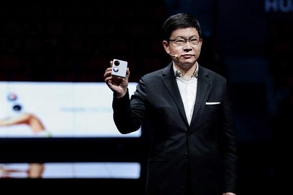 华为发布新款折叠手机P50 Pocket 搭载鸿蒙设备数突破2.2亿