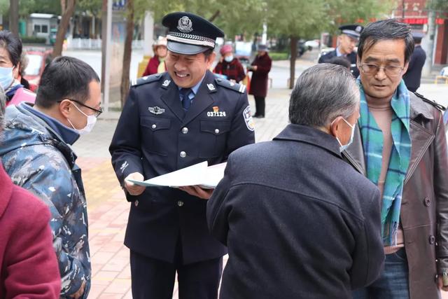 【你好，警察节】我们将这些治愈暖心的笑容送给你