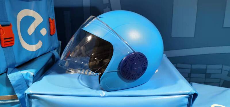 说话就能接单、遇险自动呼救…上海试点智能外卖头盔，今年覆盖全国10万骑手
