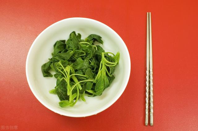 痛风发作苦不堪言，饮食很关键，掌握好6个要点，可远离痛风