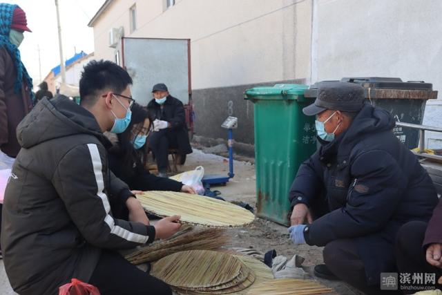 沾化传统高粱秸秆“盖垫”在节日市场受青睐