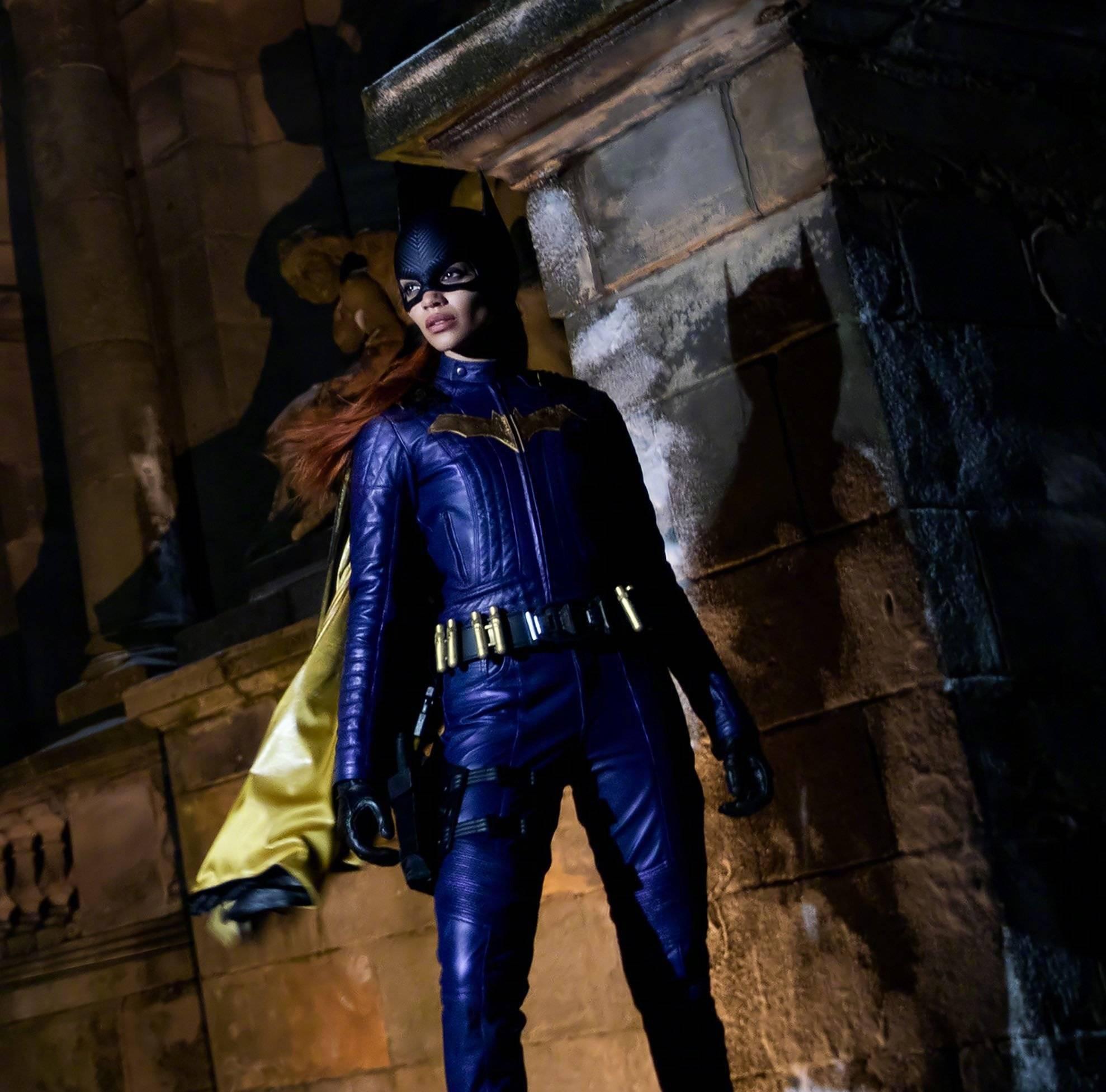 《蝙蝠女》曝光“蝙蝠女”造型，女主角莱斯利·格蕾丝现身