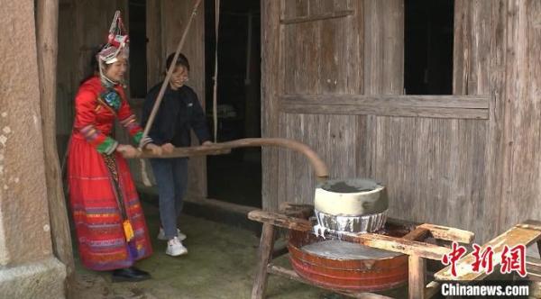 企业员工浙南山区体验别样“畲族年”：重温儿时年味