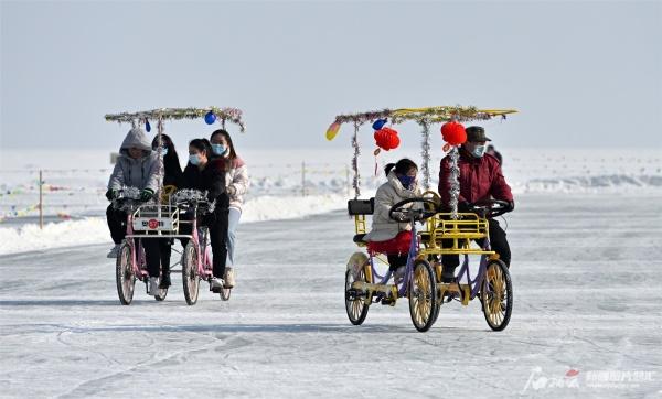 冬日乐趣尽在冰雪之中