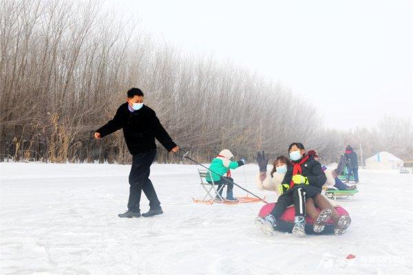 冬日乐趣尽在冰雪之中